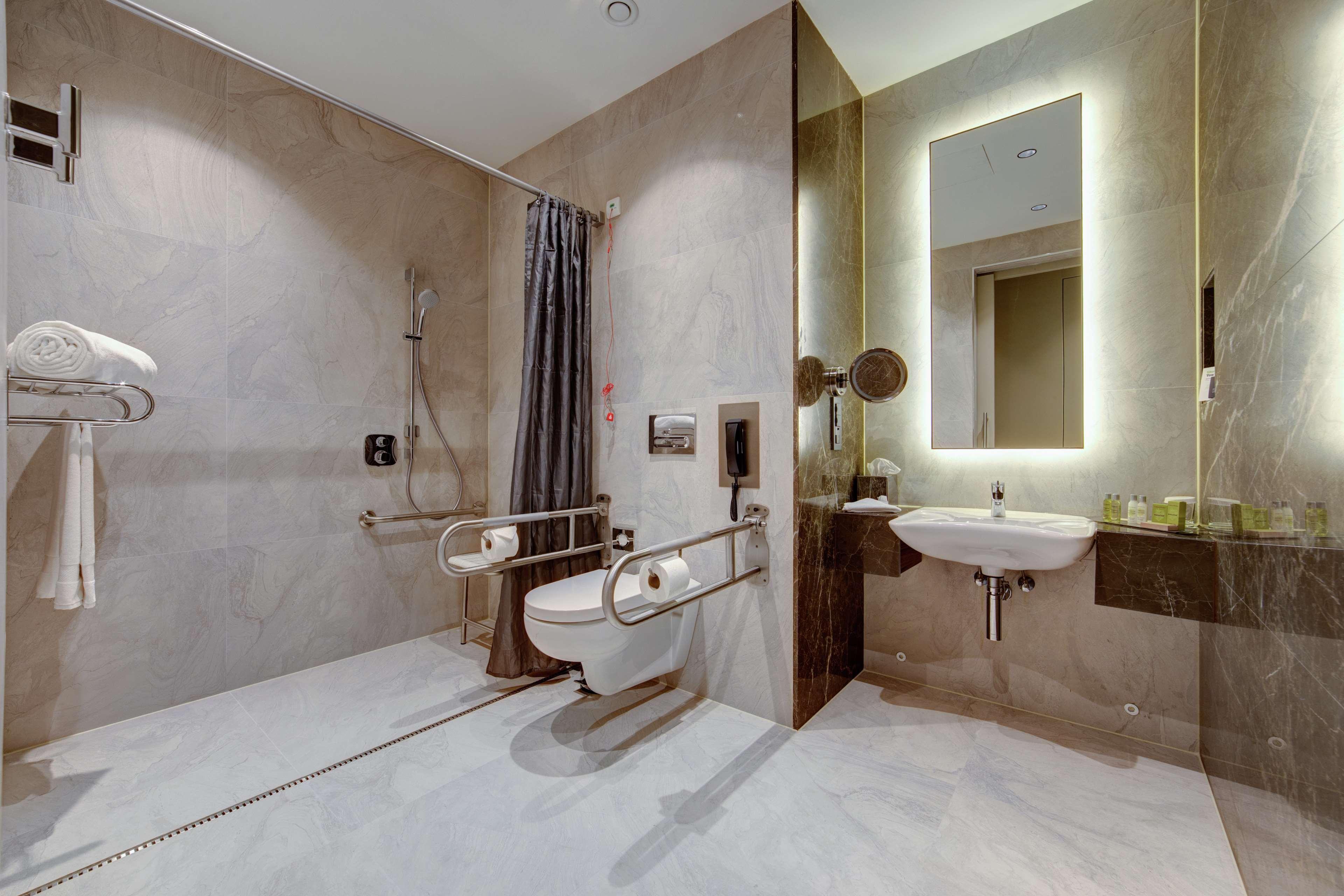 Hotel Doubletree By Hilton Adana Exterior foto
