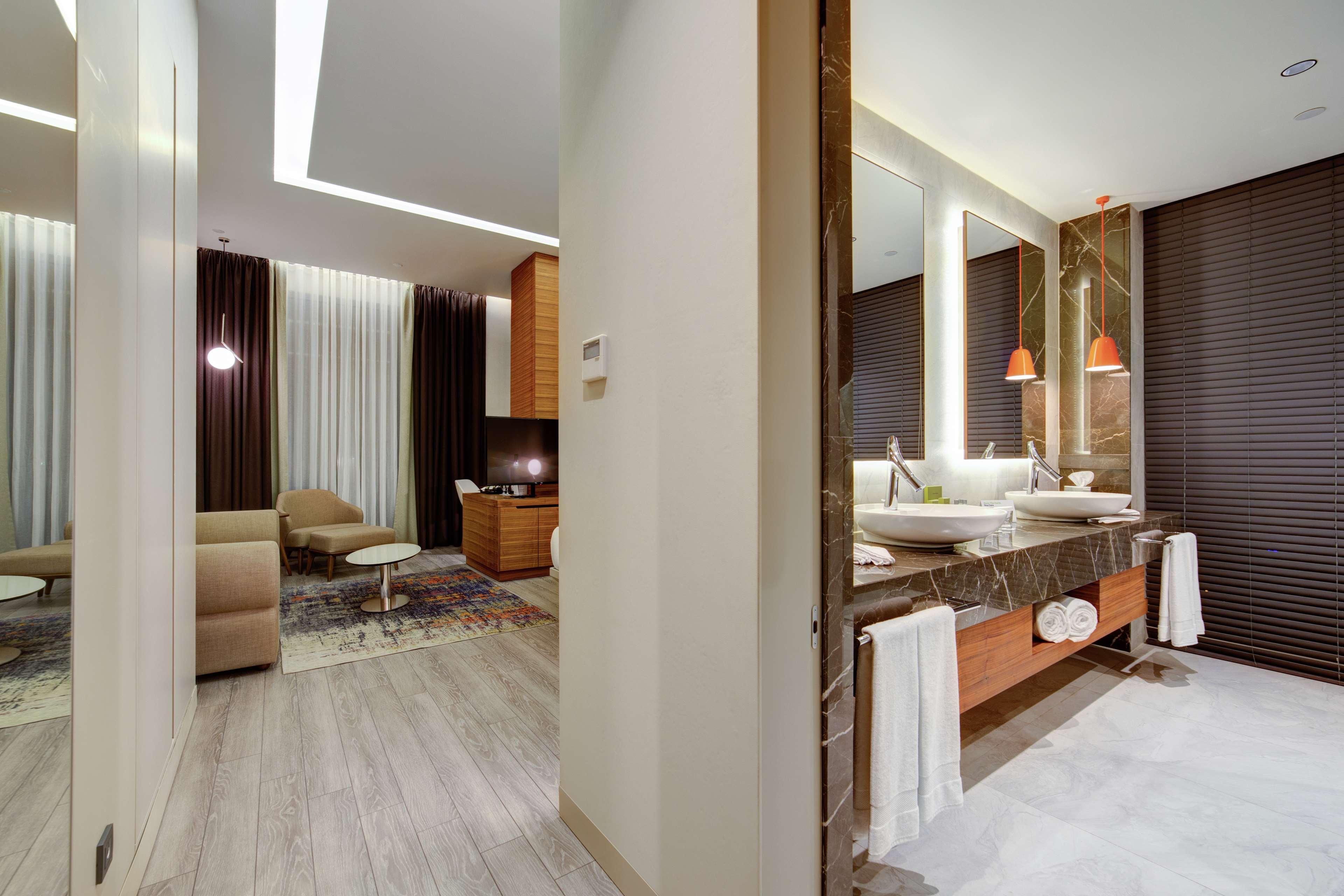 Hotel Doubletree By Hilton Adana Exterior foto
