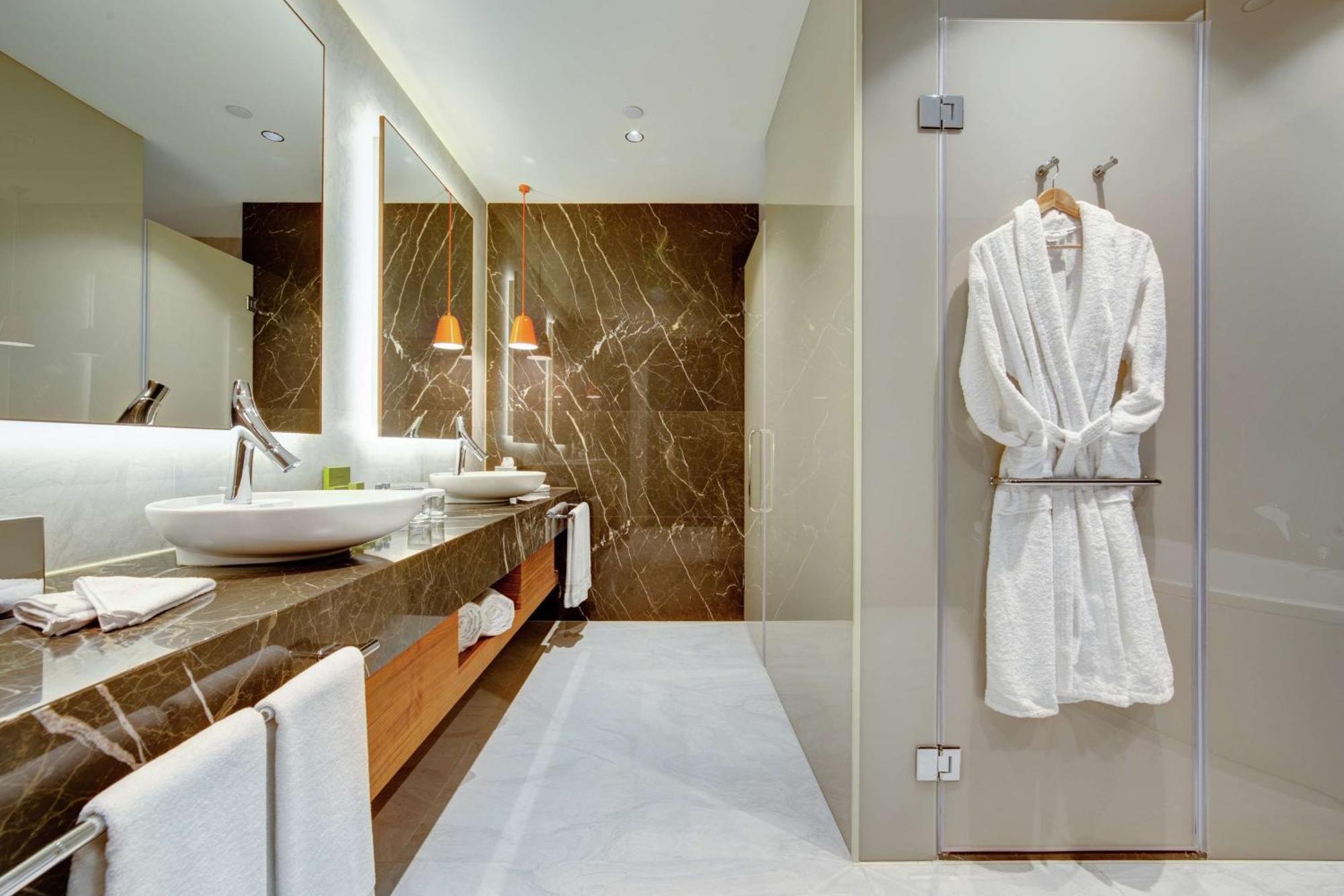 Hotel Doubletree By Hilton Adana Exterior foto